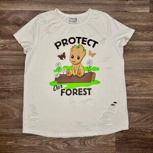 Marvel Groot “Protect Our Forest”  Women’s Distressed T Shirt Size Medium